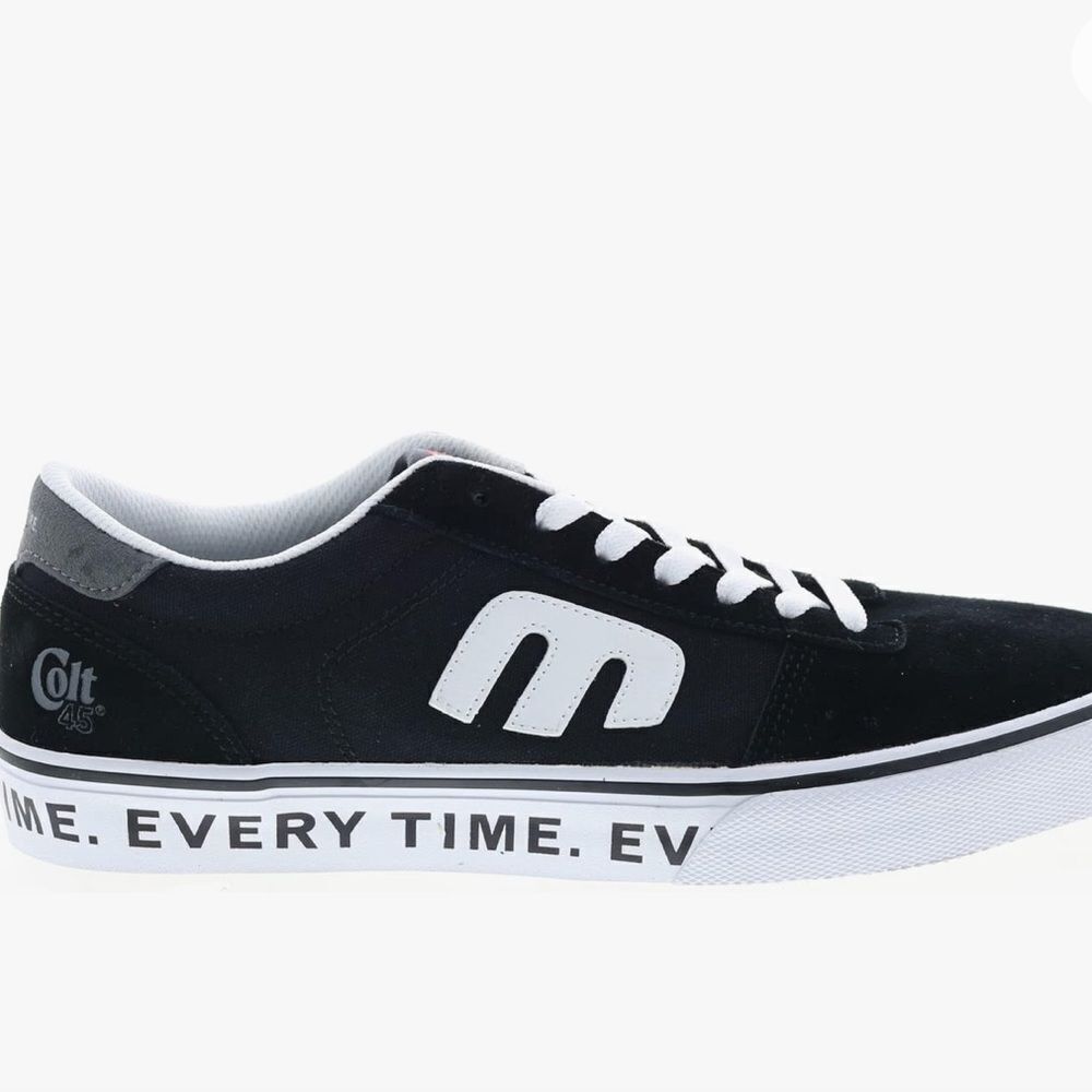 Etnies Men Calli Vulc X‎ Colt 45 Skate Shoe
SZ 8.5 Black/White NWT IN PACKAGING